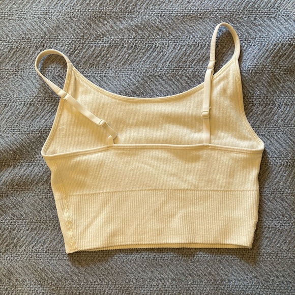 Cute white crop top - Picture 2 of 3